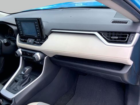 Used 2021 Toyota RAV4 XLE Premium FWD image 19