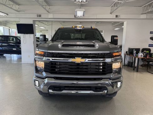 Used 2024 Chevrolet Silverado 2500 LT w/ All Star Edition AWD/4WD image 2