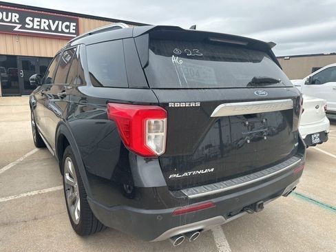 Used 2020 Ford Explorer Platinum w/ Premium Technology Package AWD/4WD image 3