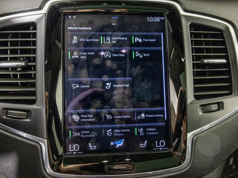 Used 2020 Volvo XC90 T5 Momentum w/ Protection Package AWD/4WD image 25