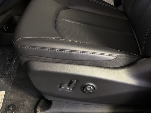 New 2026 Chrysler Pacifica Select FWD image 11