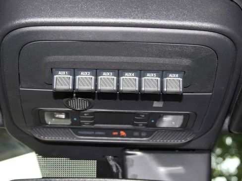 Used 2023 Ford Bronco Wildtrak AWD/4WD image 32