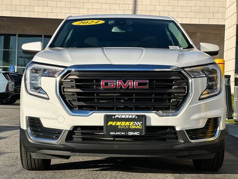 Used 2024 GMC Terrain SLE image 9
