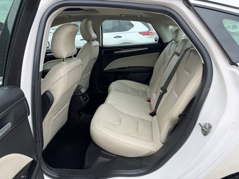 Used 2016 Ford Fusion Titanium image 16