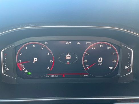Used 2025 Volkswagen Jetta GLI Autobahn FWD image 15