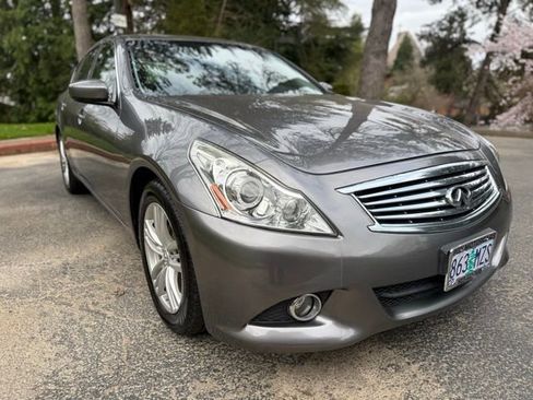 Used 2012 INFINITI G37 Journey w/ Premium Pkg image 3
