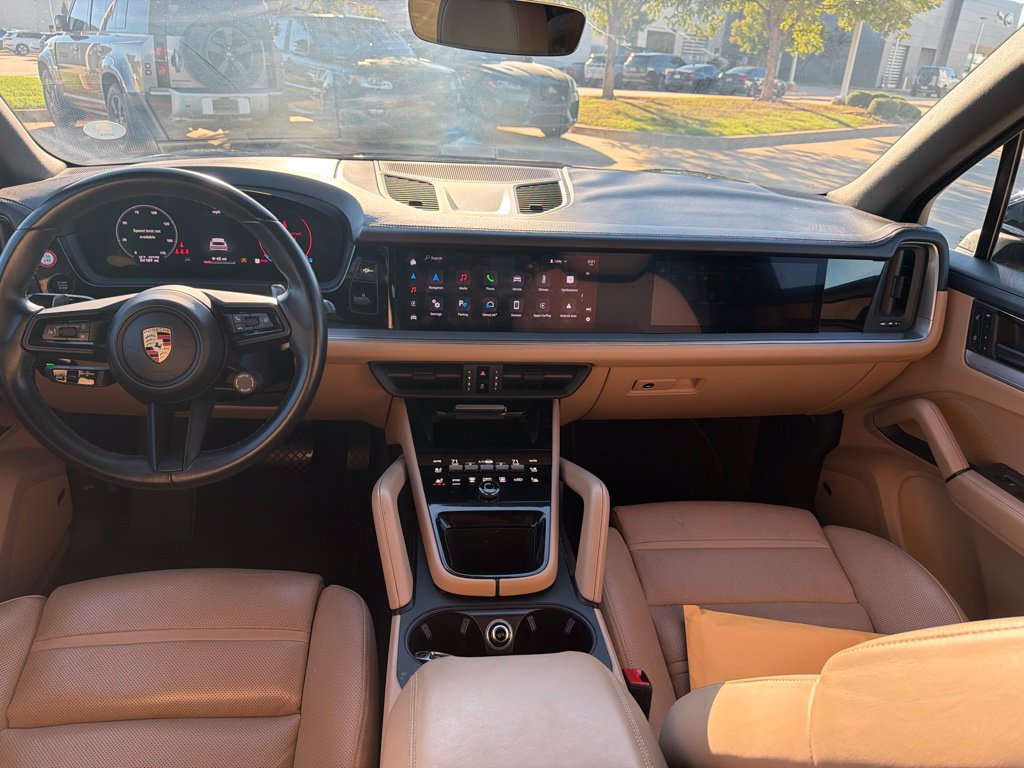 Used 2024 Porsche Cayenne AWD/4WD image 13