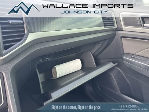 Used 2021 Volkswagen Atlas Cross Sport SE image 23