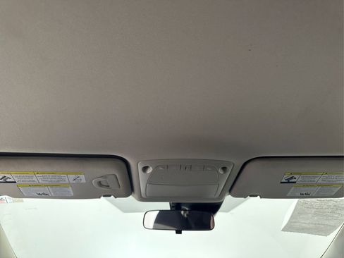 Used 2019 Nissan Rogue SV image 30