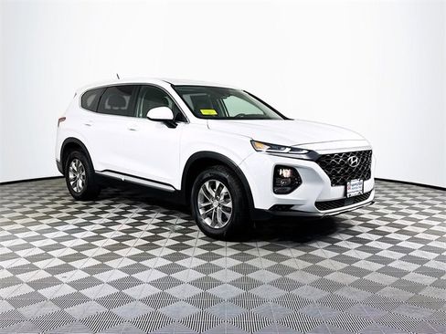 Used 2019 Hyundai Santa Fe SE image 10