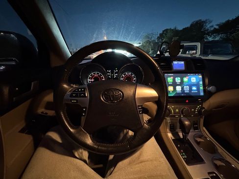 Used 2012 Toyota Highlander SE image 13