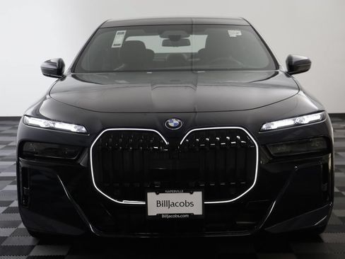 Used 2026 BMW 750e xDrive w/ Executive Package AWD/4WD image 25