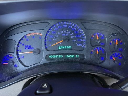 Used 2004 Chevrolet Silverado 2500 LT image 13