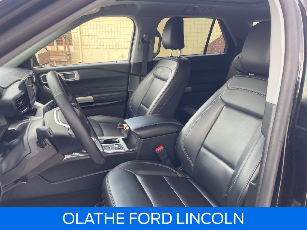 Used 2023 Ford Explorer XLT w/ Equipment Group 202A AWD/4WD image 14