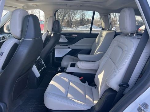 Used 2025 Lincoln Aviator Reserve w/ Equipment Group 201A image 17