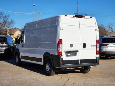 Used 2024 RAM ProMaster 2500 w/ Convenience Group image 5