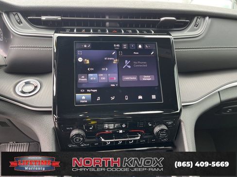 New 2025 Jeep Grand Cherokee L Altitude image 9