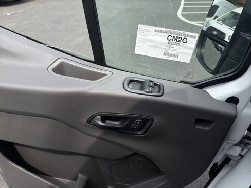 New 2026 Ford Transit 250 148 Medium Roof RWD image 40