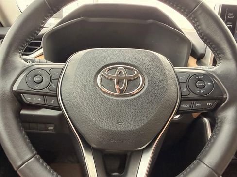 Used 2019 Toyota RAV4 Limited w/ Carpet Mat Package AWD/4WD image 16