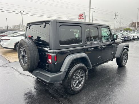 Used 2024 Jeep Wrangler Sport S image 18