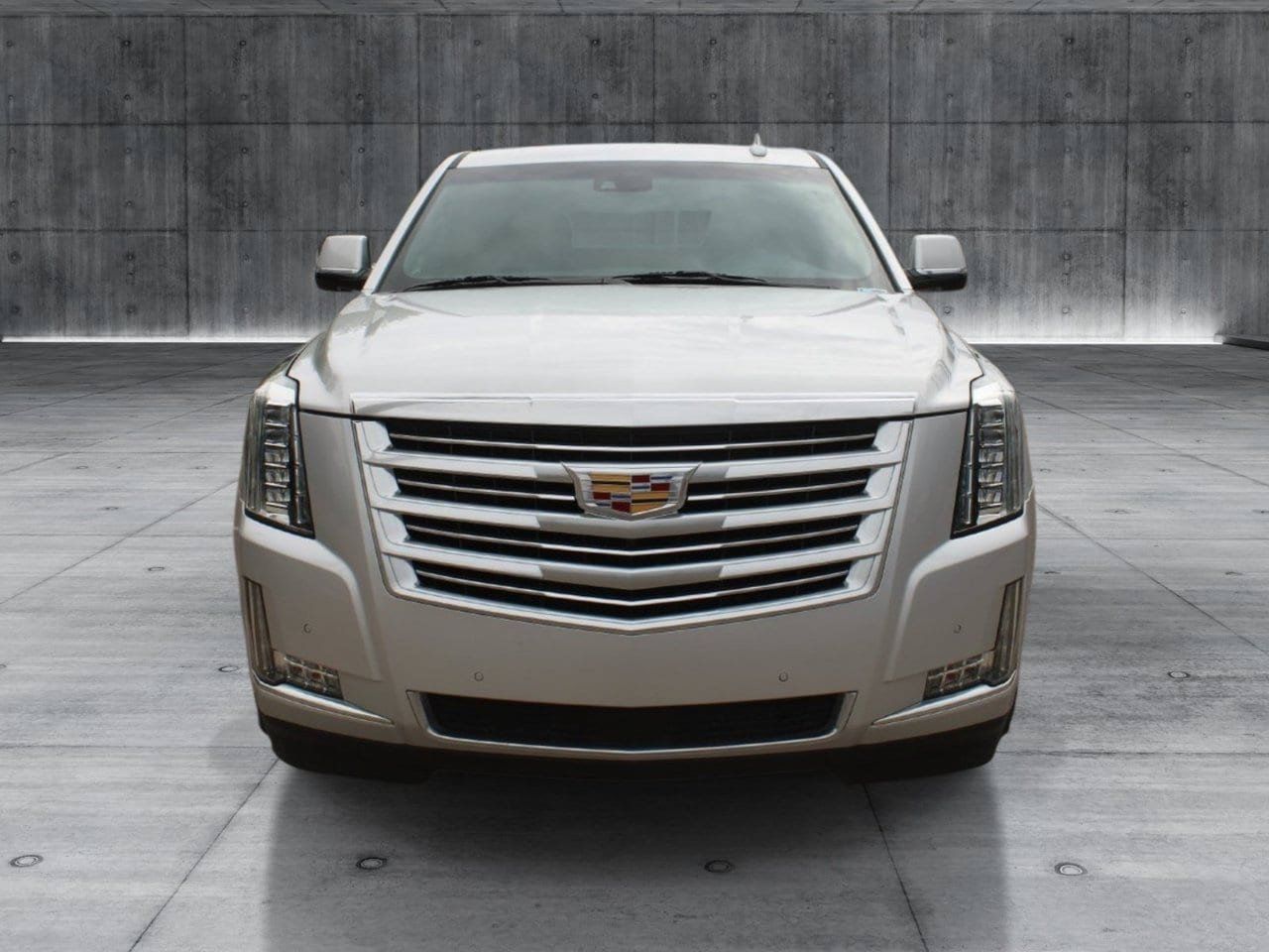 Used 2019 Cadillac Escalade Platinum AWD/4WD image 11