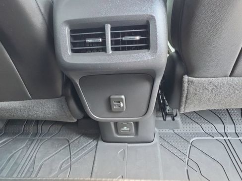 Certified 2021 Chevrolet Equinox Premier w/ LPO, Floor Liner Package FWD image 29