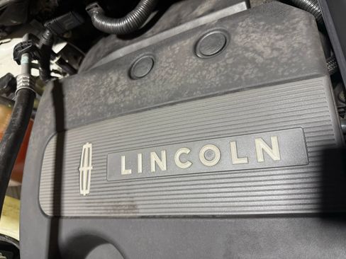 Used 2014 Lincoln MKX Sport Utility 4D w/ Equipment Group 102A image 39