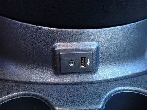 Used 2017 Nissan Versa SV image 18