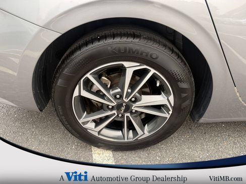 Used 2024 Kia Forte LXS w/ LXS Technology Package FWD image 14