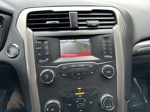 Used 2020 Ford Fusion S image 27