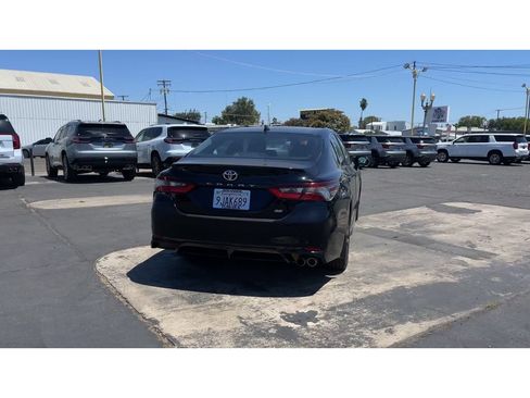 Used 2024 Toyota Camry SE FWD image 2
