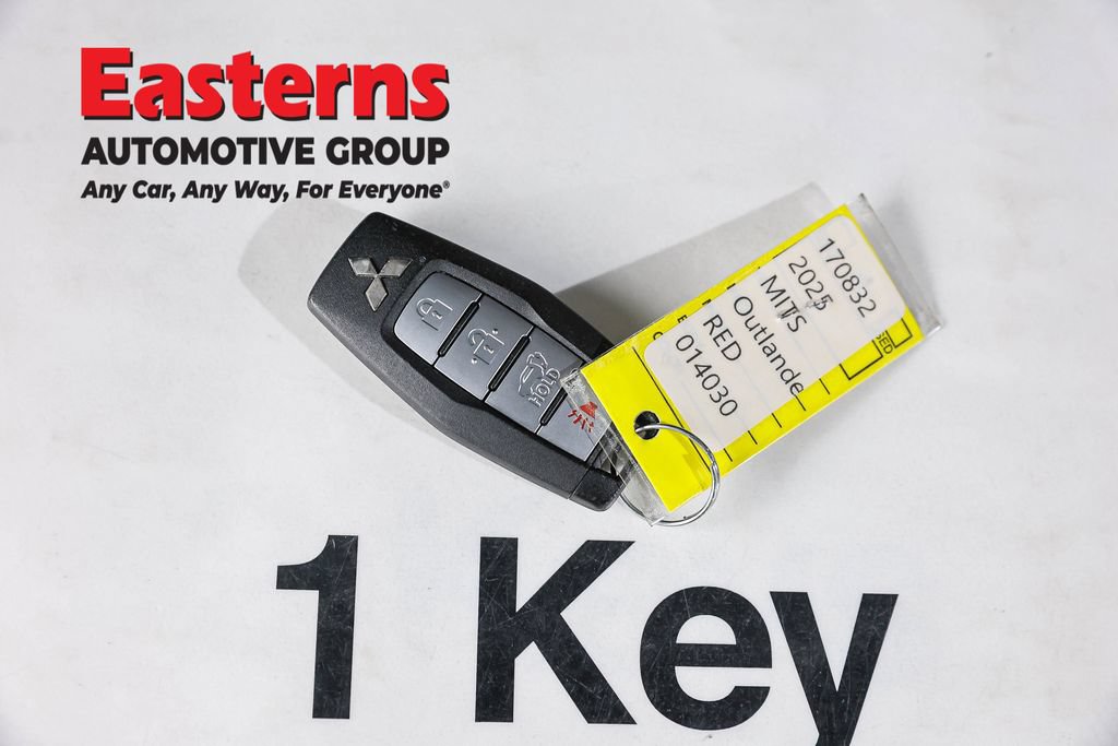 Used 2025 Mitsubishi Outlander SE AWD/4WD image 26