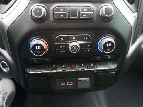 Used 2022 Chevrolet Silverado 1500 LT AWD/4WD image 19