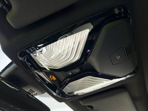 Used 2021 BMW 330i Sedan w/ Premium Package image 19