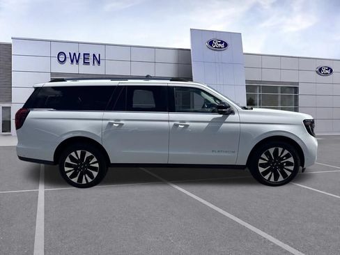 Used 2025 Ford Expedition Max Platinum w/ Driver's Package AWD/4WD image 6