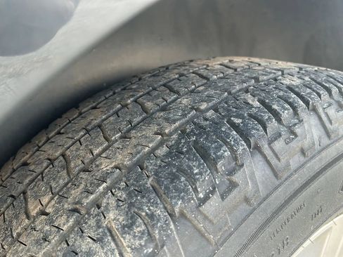 Used 2012 Chevrolet Traverse LT FWD image 22