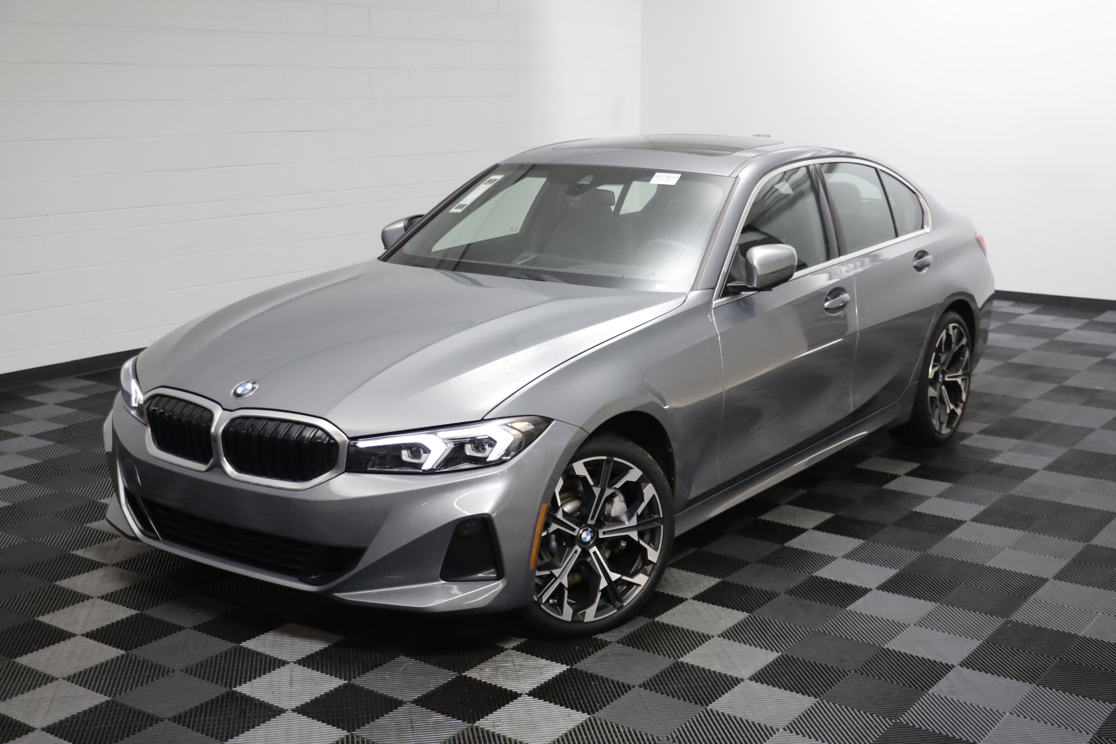 Used 2026 BMW 330i xDrive Sedan AWD/4WD image 2