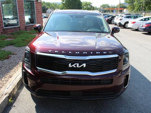 Used 2022 Kia Telluride EX w/ Towing Package AWD/4WD image 3