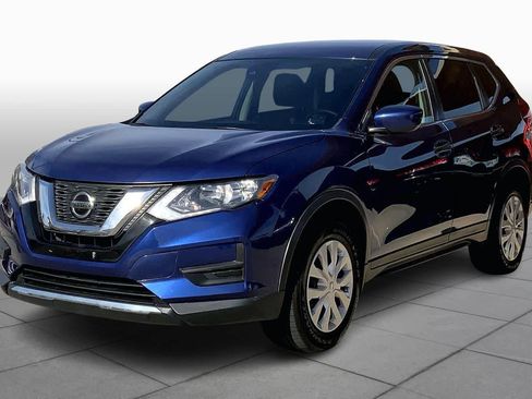 Used 2019 Nissan Rogue S image 1