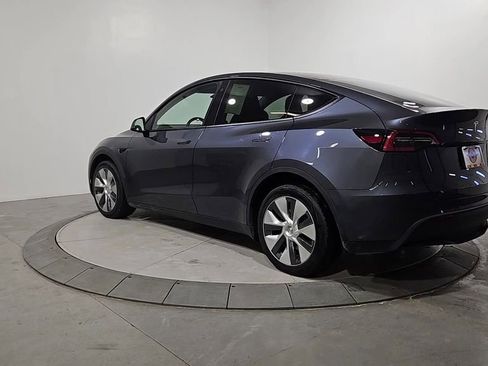 Used 2023 Tesla Model Y Long Range image 3