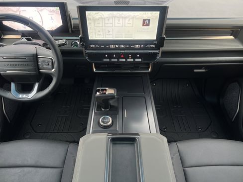 Certified 2025 GMC Hummer EV 3X image 31