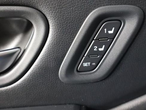 Used 2025 Honda Pilot TrailSport image 22