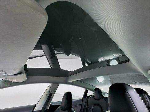 Used 2023 Tesla Model 3 Long Range image 17