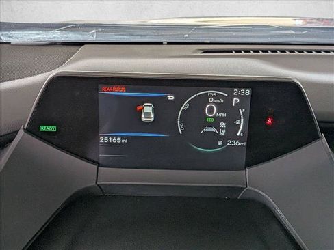 Used 2024 Toyota Prius LE FWD image 11