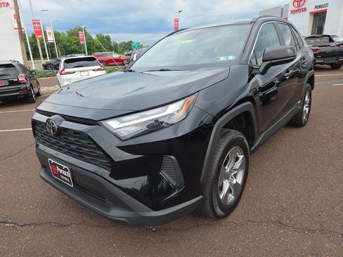 Certified 2025 Toyota RAV4 LE AWD/4WD image 7