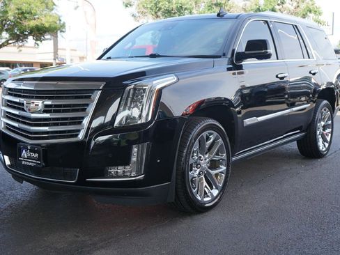 Used 2019 Cadillac Escalade Platinum AWD/4WD image 7