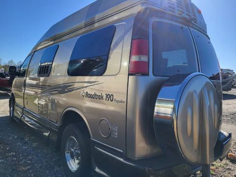 Used 2010 Chevrolet Express 3500 Extended w/ Power Package image 6