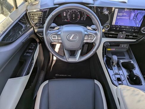Used 2023 Lexus NX 250 FWD image 17