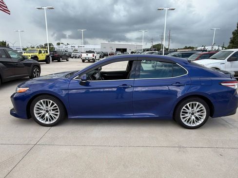 Used 2018 Toyota Camry XLE w/ Protection Package (Q2) FWD image 2