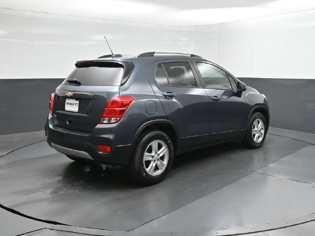 Used 2021 Chevrolet Trax LT w/ LT Convenience Package FWD image 8